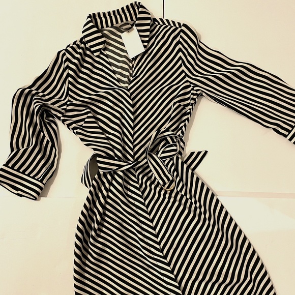 H&M dress - Picture 1 of 3